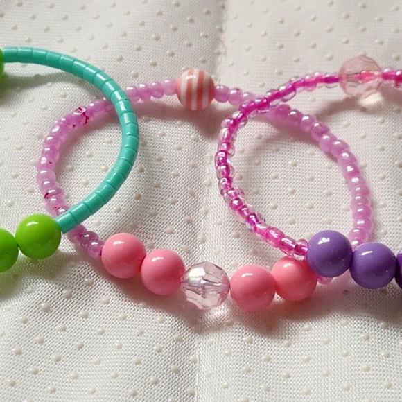 Sets of 3 Bead Bracelets. Color: Pink, Green. Handmade. - Picture 9 of 12